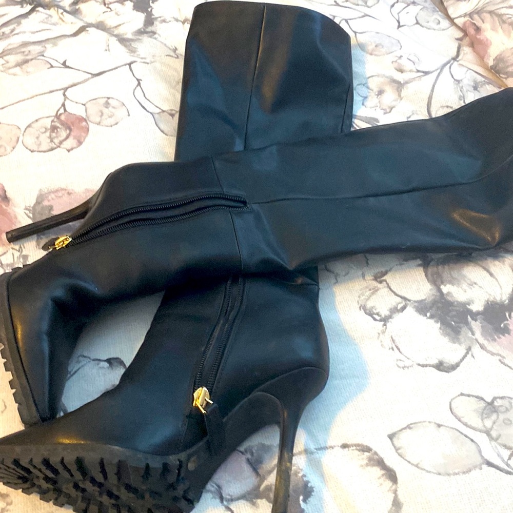 JLo black boots Size 7